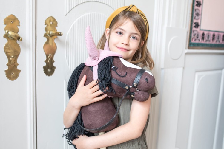 Hobby Horse - Koń na kiju, brązowy z otwartą buzią- by Astrup N2024