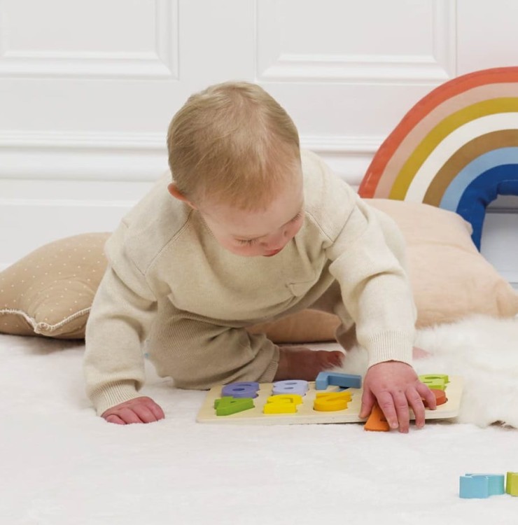 Drewniane cyferki zabawka edukacyjna dla dzieci sorter kształtów Le Toy Van