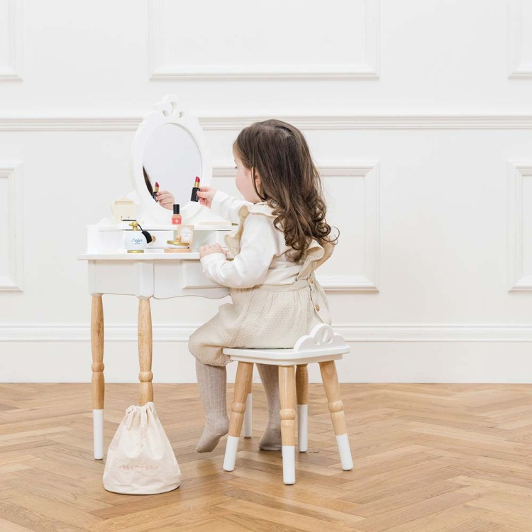 Drewniane meble dla dzieci toaletka lustro taboret zestaw mebli Le Toy Van